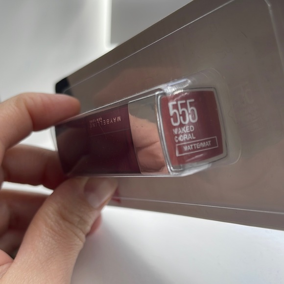 ‼️ SALE ‼️ MAYBELLINE New York 555 lipstick - Picture 4 of 4
